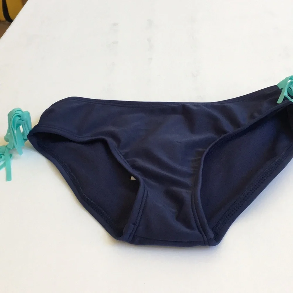 FINAL MARKDOWN Nwt girls cat & jack swimsuit bottom medium